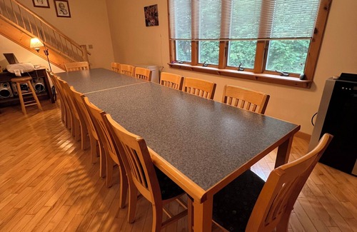 Sebago Maison | Tranquille, spacieuse, Vacances Maison, Bord de l'eau privée, 6 BR, 2 BA
