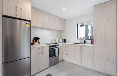 Lower Hutt Maison | Tranquil Stay at Rainey Grove