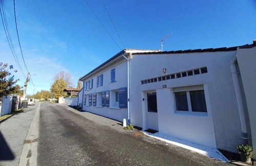 Pugnac Appartement | Tranquil studio with WiFi in charming Pugnac