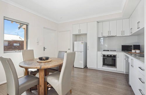 Bassendean Copropriété | Retraite Condo Retraite avec grand balcon. Wifi gratuit + Parking