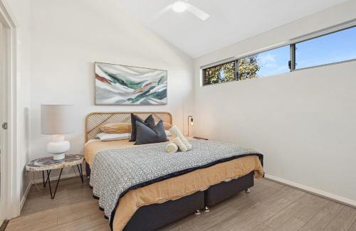 Bassendean Maison | Tranquil Tree Views 2 Bedroom 2 Bathroom Apartment