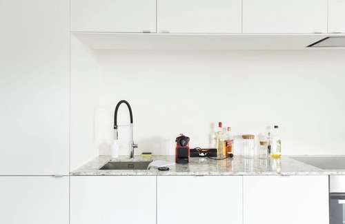 Zwijnaarde Appartement | Tranquil Urban Escape: 2-BDR Retreat in Ghent
