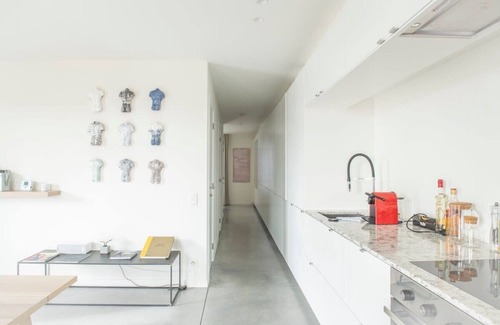 Zwijnaarde Appartement | Tranquil Urban Escape: 2-BDR Retreat in Ghent