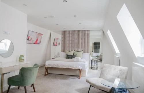 Royal Borough of Kensington and Chelsea Appartement | Tranquil Urban Oasis in Kensington