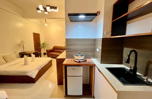 Catangnan Maison | Tranquil Villa - Studio Room with Kitchenette