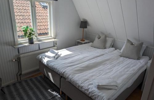 Innerstaden Appartement | Tranquil Villa with Garden Views & Terrace 3BR