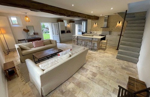 Challes Maison | Tranquil Villa with Private Tennis Court and Pool in Challes, Pays de la Loire