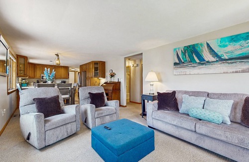 York Harbor Maison | Tranquil waterfront home with stunning views, a spacious deck, and a BBQ grill