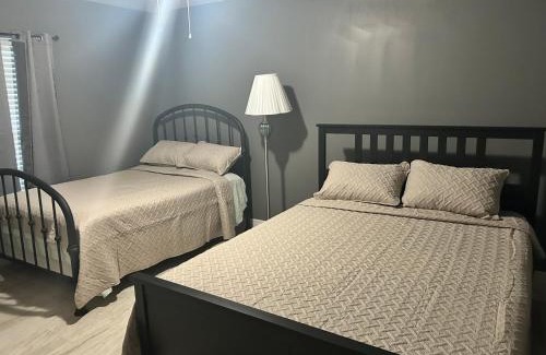 Pine Castle Maison | Tranquile Vacation Home near Universal studio