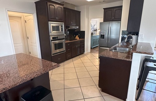 Point Venture Maison | Tranquility at the Lake! 3 KING Rooms+Bunks, Boat Parking, Private Beach Access