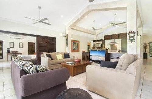 Craiglie Maison | Tranquility By The Course Port Douglas