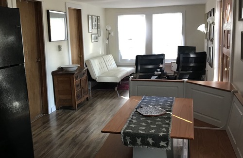 Tannersville Appartement | RÉCEMMENT RÉNOVÉ!! 2 BR APT SKI SAISON LOCATION HOT TUB (HUNTER / WINDHAM MOUNTAINS)