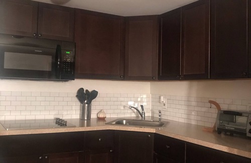Tannersville Appartement | RÉCEMMENT RÉNOVÉ!! 2 BR APT SKI SAISON LOCATION HOT TUB (HUNTER / WINDHAM MOUNTAINS)