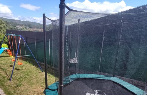 Ponteareas Chalet De Ski | Coquettish house in quiet area, with VIGO at 15 min, and with very good connections.