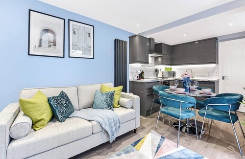 Upper Edmonton Appartement | Tranquility in Bloom: Refreshing 2BR Apartment