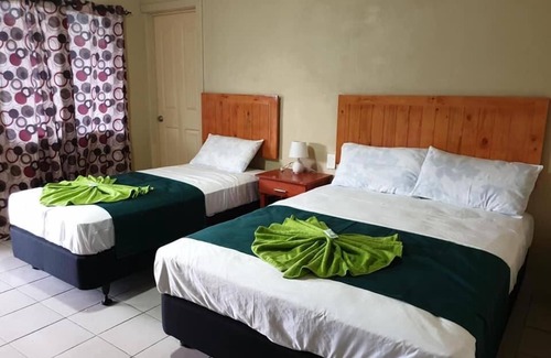 Faleolo Auberge | Transit Motel - Hostel