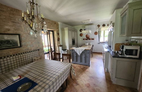 Monte Rinaldo Maison | Traum Villa mit Pool und Überdachtem Freisitz+grill