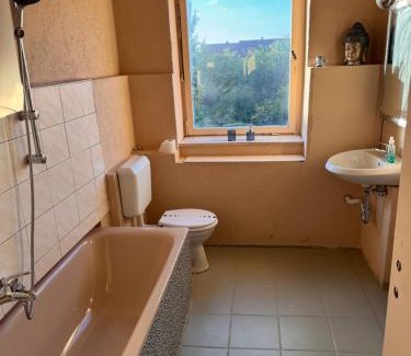 Prettin Appartement | Traumhaft schöne Unterkunft am Elbe Radweg, See