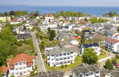 Gohren Appartement | traumhafter Meerblick, schicke Ferienwohnung mit Balkon - Villa Fernsicht FeWo 12