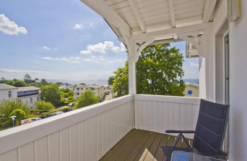 Gohren Appartement | traumhafter Meerblick, schicke Ferienwohnung mit Balkon - Villa Fernsicht FeWo 12