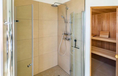 Schwerin Appartement | Traumhaftes Appartment mit Sauna, Seeblick und Stadtnähe