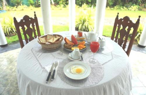 Induruwa Lit Et Petit-Déjeuner | Travana Villa