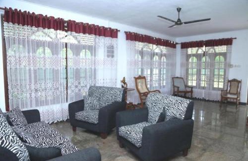 Induruwa Lit Et Petit-Déjeuner | Travana Villa
