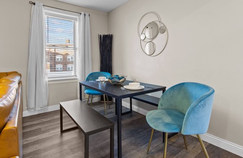 Mitchell Appartement | Chic & Charming Loft Suite Near STL Zoo I JZ Vacation Rentals