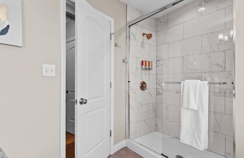 Mitchell Appartement | Chic & Charming Loft Suite Near STL Zoo I JZ Vacation Rentals