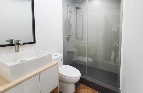 Bel-Air Appartement | Travelers Inn - Cozy Capsule Bunks, Makati