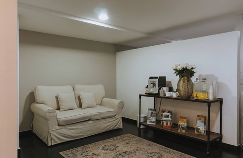 El Tesoro Appartement | Travelers Orange Suites