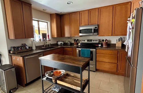 Newcastle Village Maison | Traveling Nurses come look! Short-term private en-suite in W Phx by hospitals