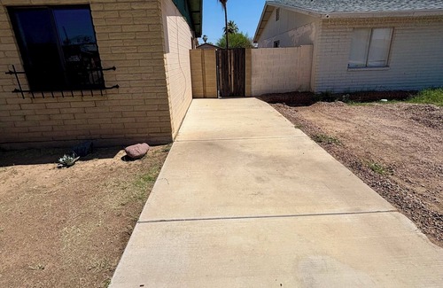 Newcastle Village Maison | Traveling Nurses come look! Short-term private en-suite in W Phx by hospitals