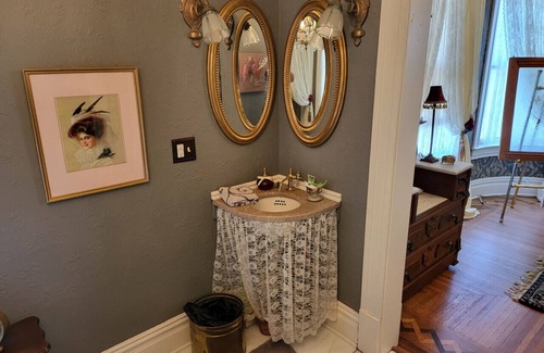 Decatur Copropriété | Traveling Professionals welcome at the Lincoln Suite at the PrairieOlm