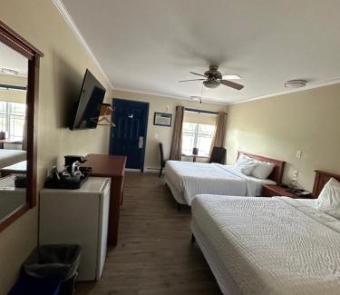 Waasis Hôtel | Travellers Inn Fredericton NB