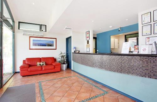 Mayfield West Hôtel | Travellers Motor Village