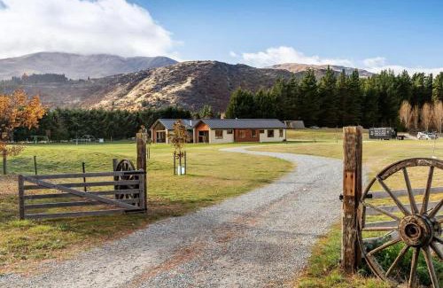 Arrow Junction Maison | Travellers Retreat Live The Dream