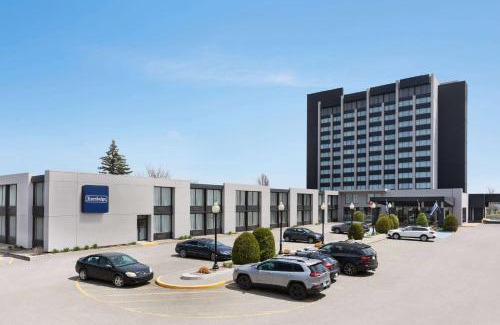 Plateau Hôtel | Travelodge by Wyndham Quebec City Hotel & Convention Centre