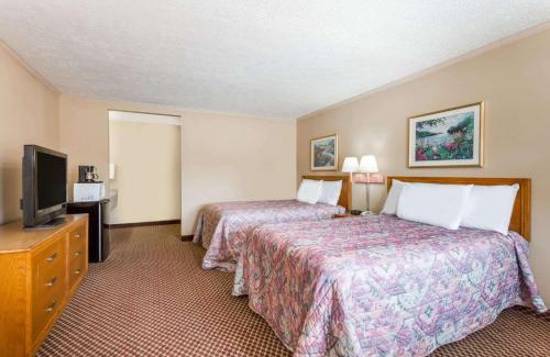 Martinsville Hôtel | Travelodge by Wyndham Ridgeway Martinsville Area