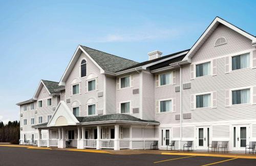 Moncton Hôtel | Travelodge Suites by Wyndham Moncton