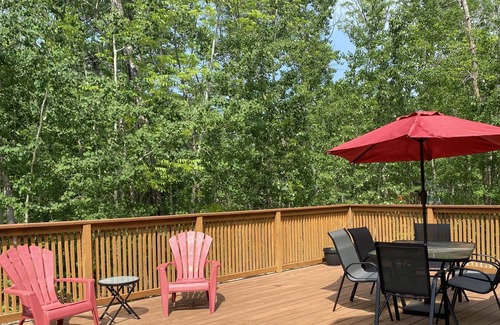 Traverse Bay Cottage | Traverse Bay Cottage, Lake Wpg, Pine Falls. Fishing, 4 Beaches close by & Golf😎