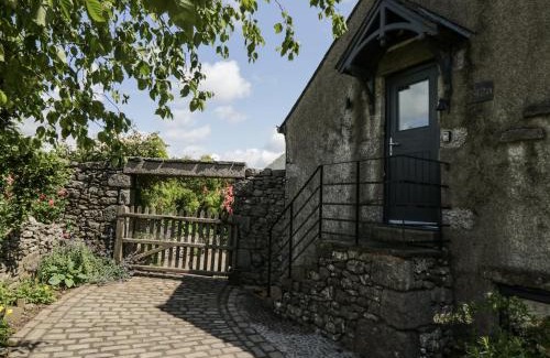 Warton Maison | Treacle