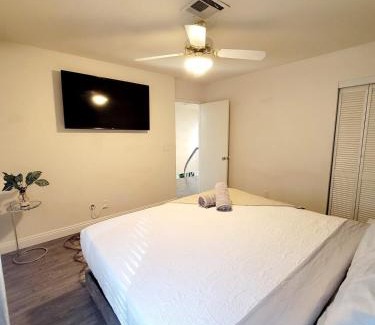 Spring Valley Maison | Treasure Bay-3BR Pool & Hot Tub Oasis Near T Strip