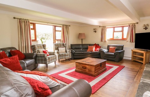 Bleddfa Cottage | TREBOETH, animaux de compagnie, avec bain à remous en Knighton, Ref 996559