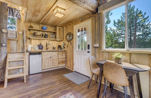 Larkspur Maison | Tree Eagles Nest