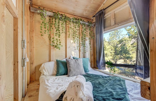 Larkspur Maison | Tree Fort Escape
