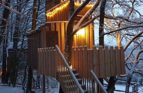 Solling Appartement | Tree house castle, living/bedroom - Baumhaushotel Solling