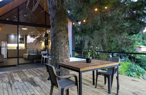 Guatape Cabine | Tree House: Cabane privée avec jacuzzi à Guatapé, à 5 min de la Piedra del Peñol