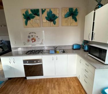 Pakaraka Chalet De Ski | Tree Top Cabin树上小木屋Bay of islands, Paihia