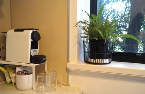 St Kilda Appartement | Tree Top Retreat - Cosy, Light Filled, Centrally Located, 1BR